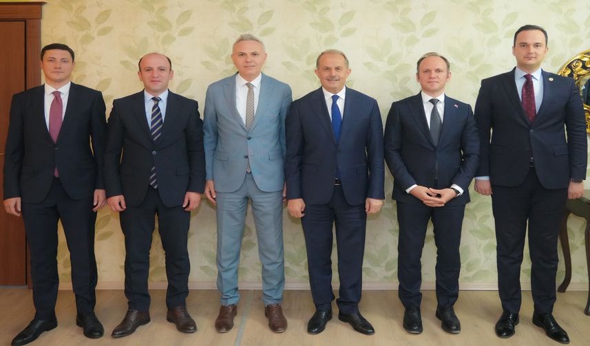 Vali Taşyapan Ataması Çıkan Mülki İdare Amirleriyle Vedalaştı