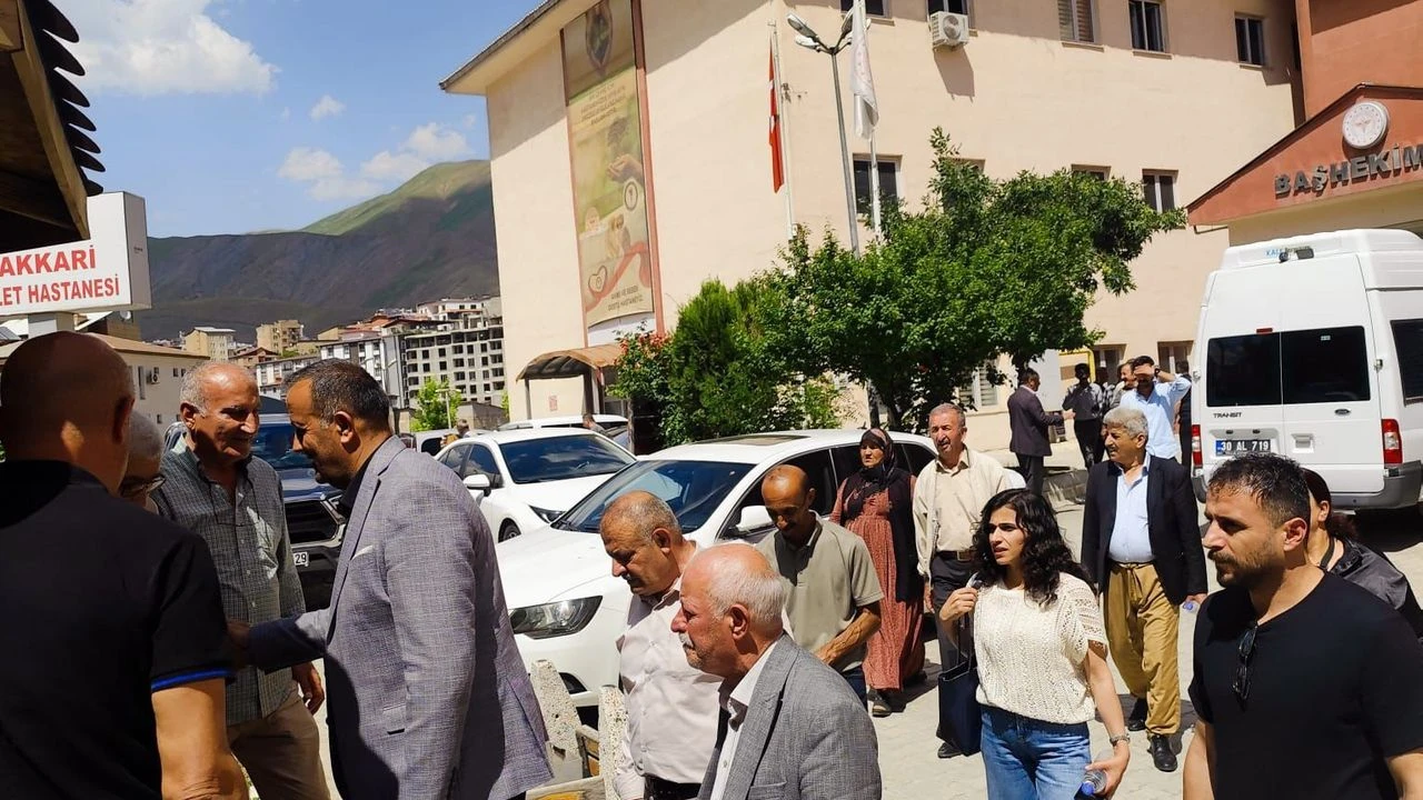 DEM Parti Hakkari Heyetinden Devlet Hastanesi’ne Ziyaret