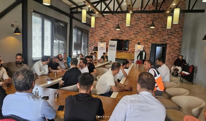 Şemdinli’de AFAD Koordinasyon ve Gönüllülük Toplantısı Düzenlendi