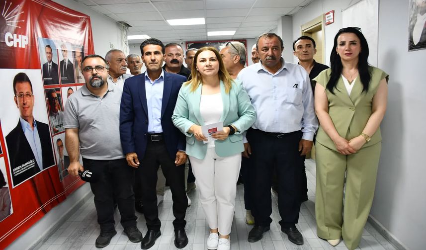 CHP Hakkari İl Başkanı Suzan Çakırbeyli Görevden Alma Kararına Tepki Gösterdi
