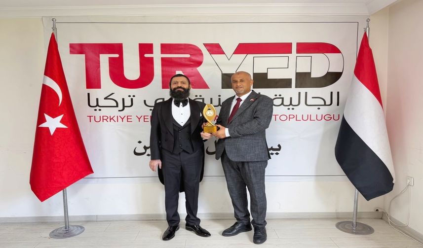 Akif Manaf'a Yemen-Türkiye Dostluk ve Barış Ödülü Verildi