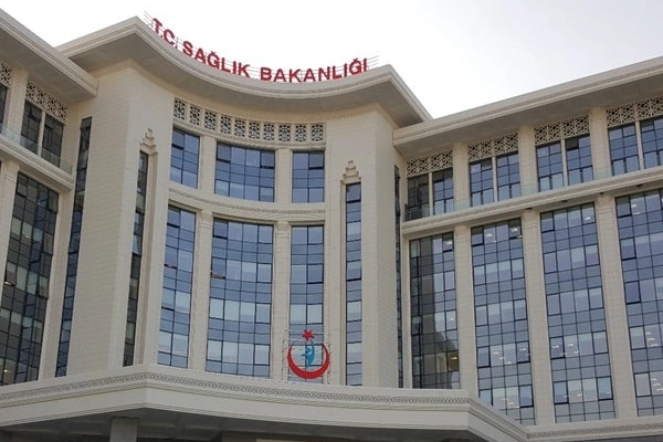 Bayramda Sağlık Hizmetleri Aksamayacak: 381 Bin Personel Görevde