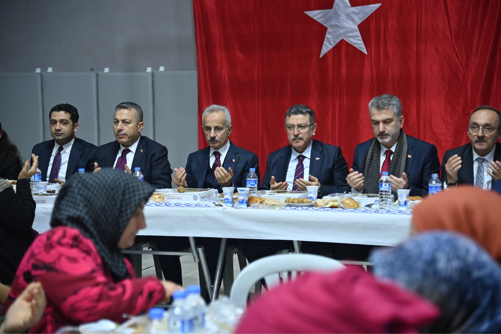 Düzköy’de İftar Buluşması: Yatırım Mesajı Verildi