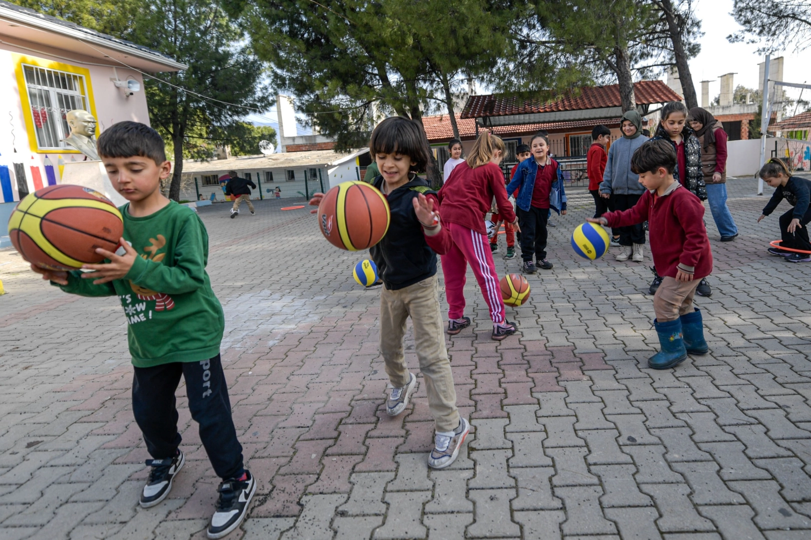 İzmir’de Okullara 31 Milyon TL’lik Spor Desteği: 1500 Okul Faydalanacak