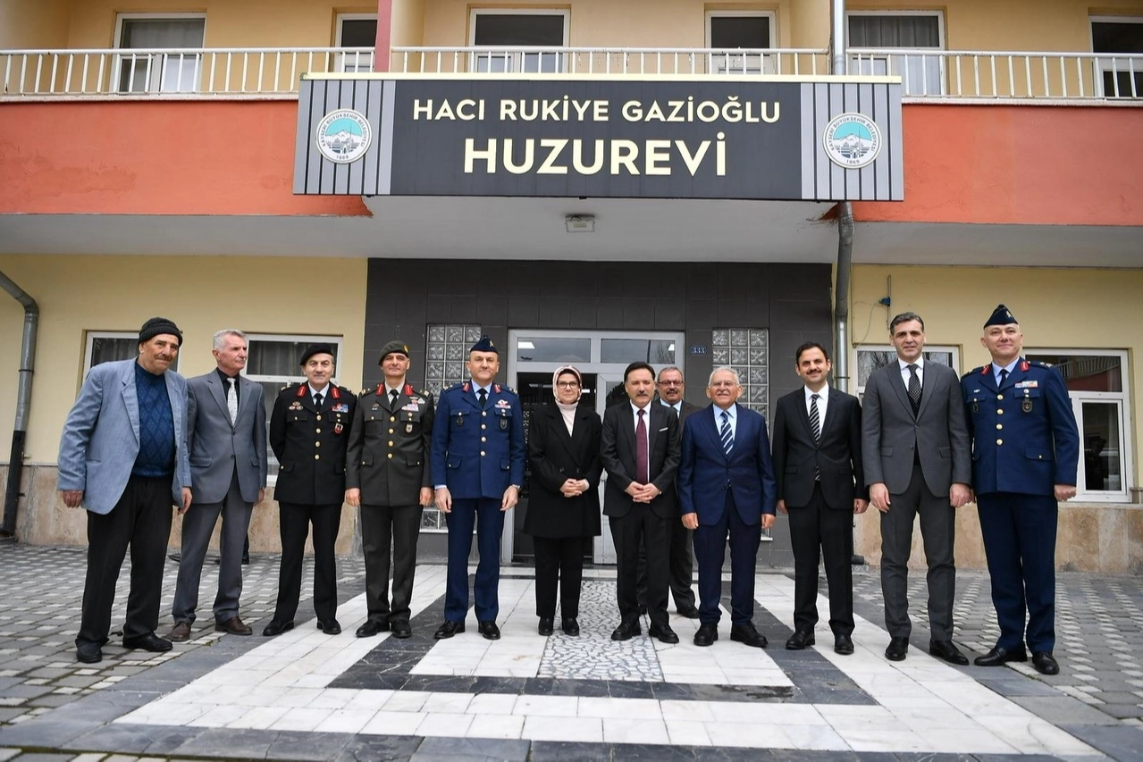 Kayseri’de Bayram Coşkusu: Başkan Büyükkılıç’tan “Kenetlenme Zamanı” Mesajı