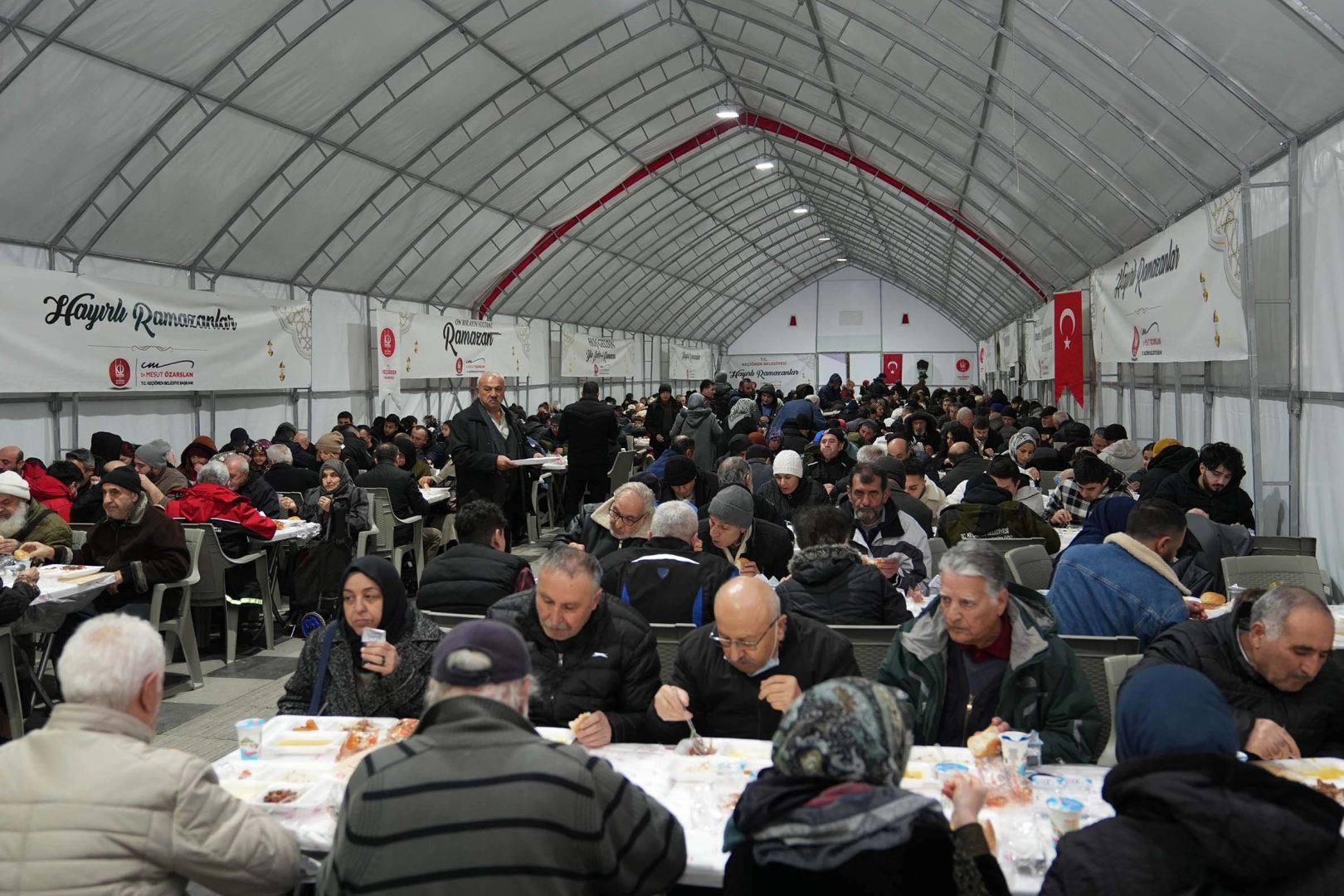 Keçiören’de Ramazan Bereketi: 450 Bin Kişi Aynı Sofrada Buluştu