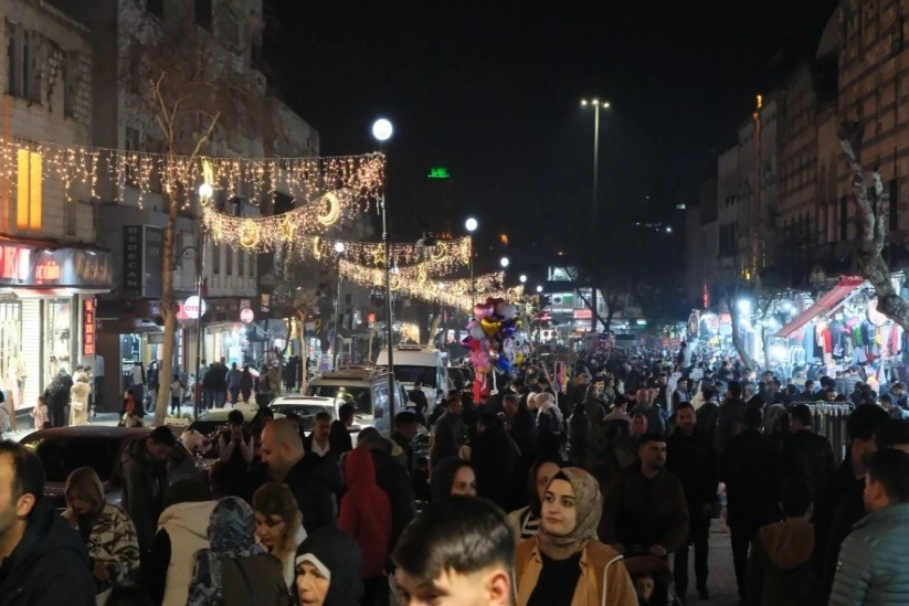 Şanlıurfa Divanyolu Caddesi Yeni Görünümüyle Göz Kamaştırıyor