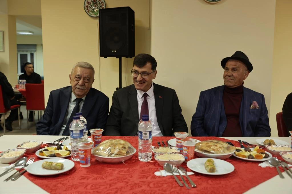 Kütahya’da Yaşlılar Haftası’na Anlamlı Buluşma: Başkan Kahveci Huzurevi Sakinleriyle İftarda