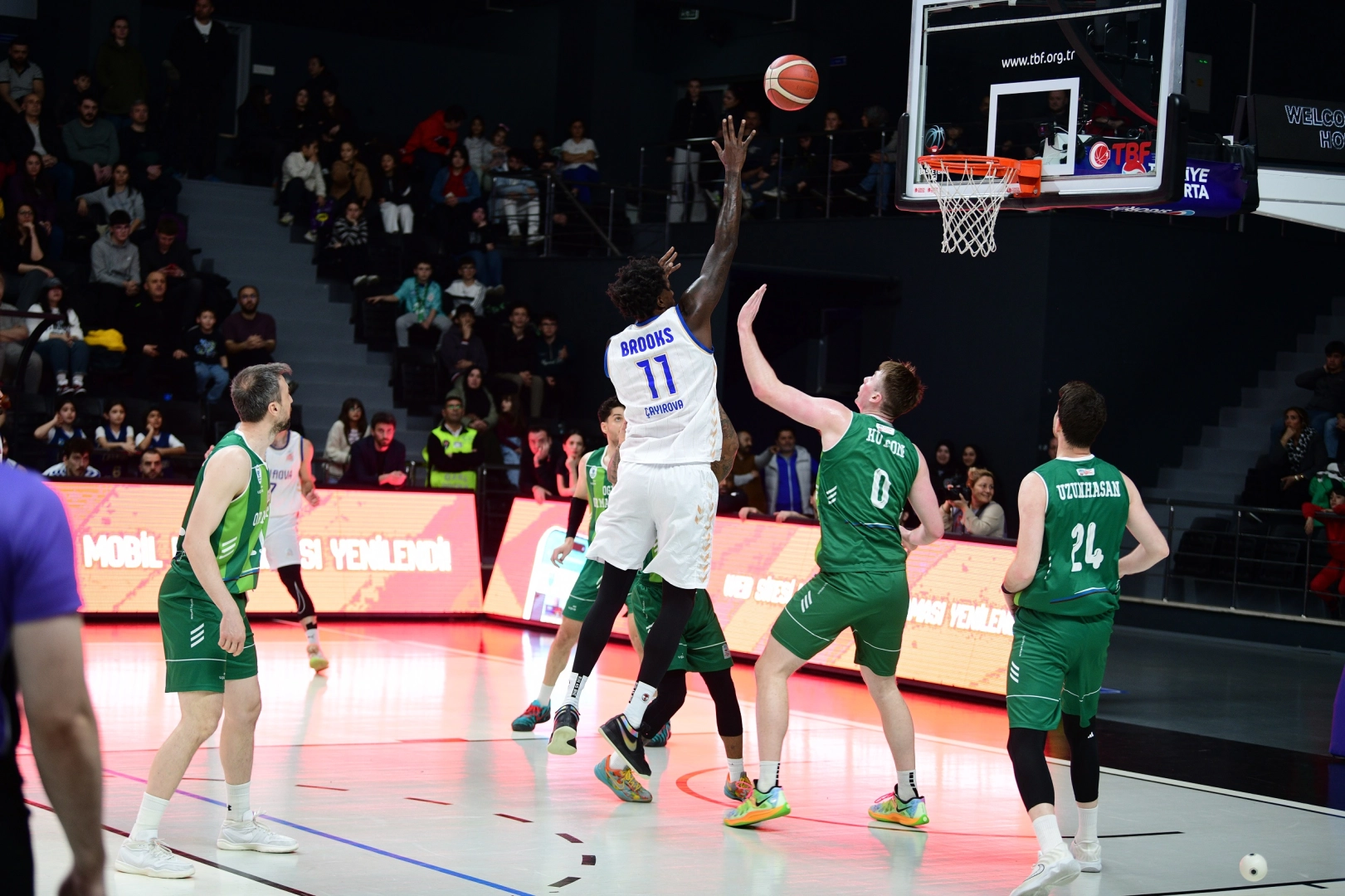 Çayırova Belediyesi Liderlik İçin Sahaya Çıkıyor: Gaziantep Basketbol Karşısında Kritik Maç