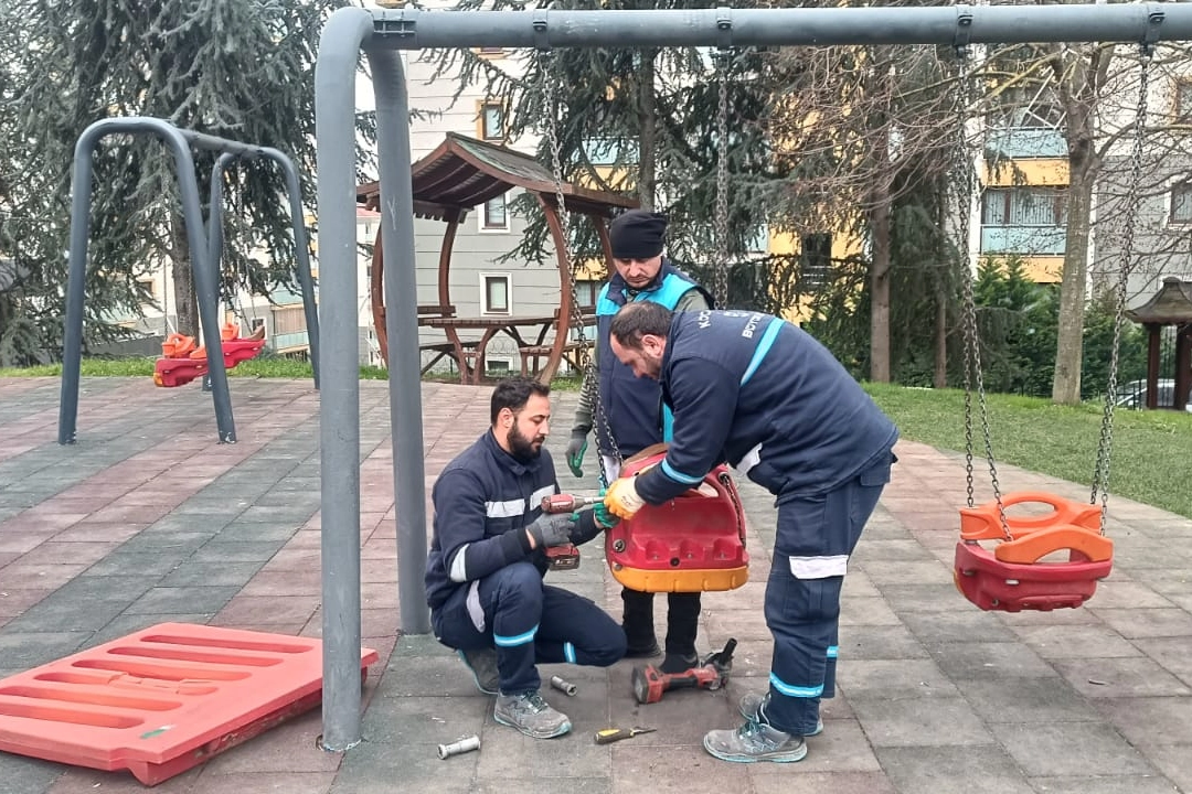 Kocaeli’de Çocuk Oyun ve Spor Alanlarında Periyodik Bakım Çalışmaları