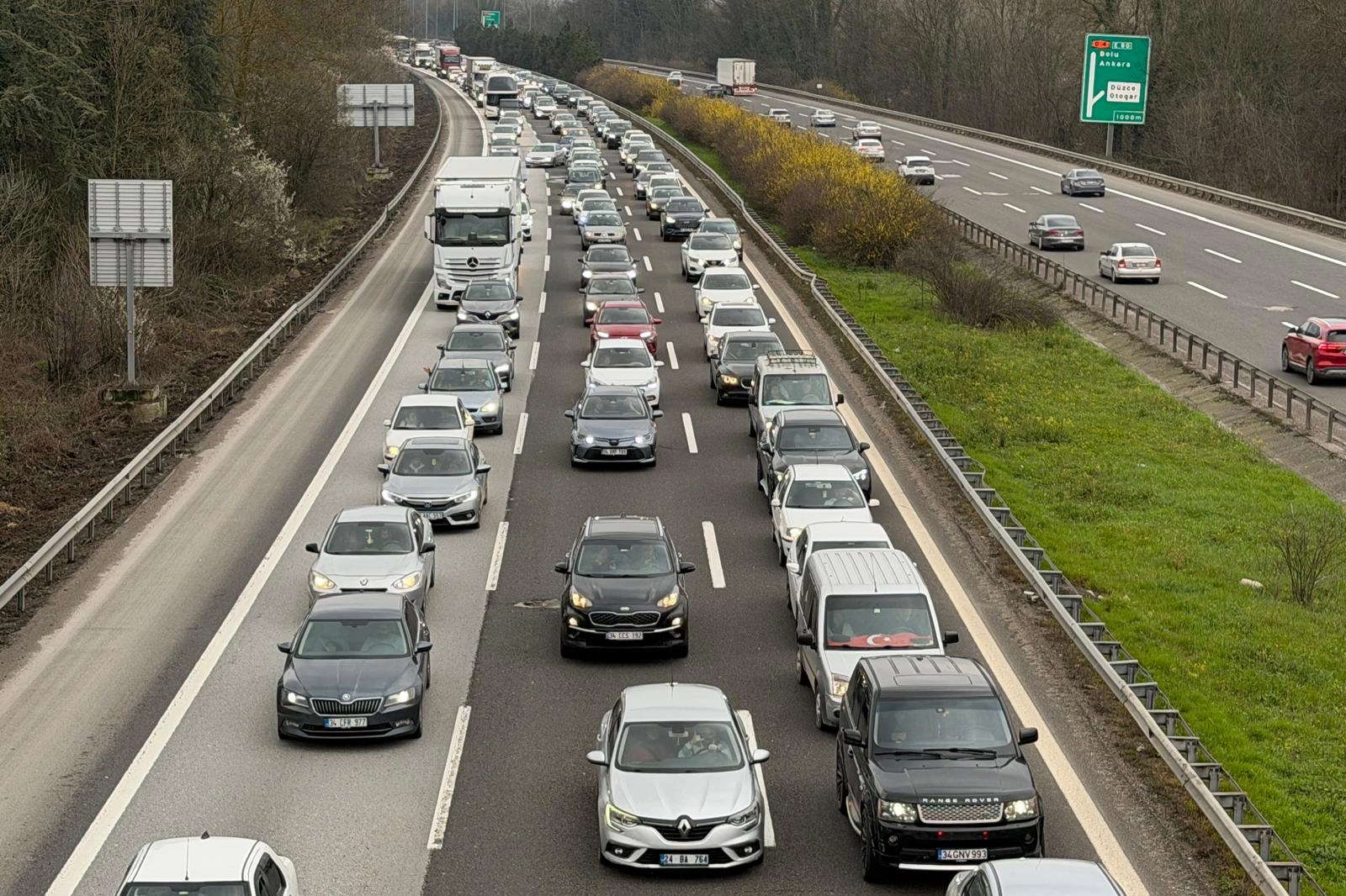 Bayram Dönüşü Anadolu Otoyolu’nda Trafik Yoğunluğu