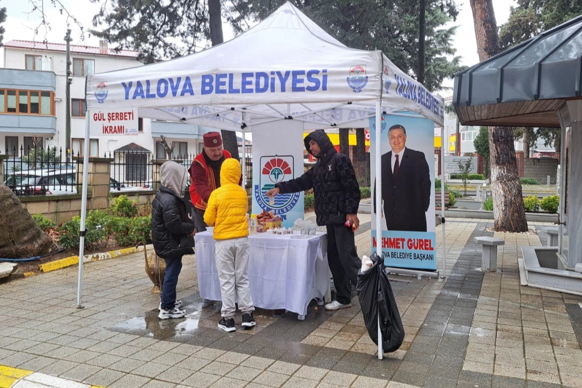 Yalova’da Bayramda Mezarlıklara Ücretsiz Ulaşım ve İkram Hizmeti