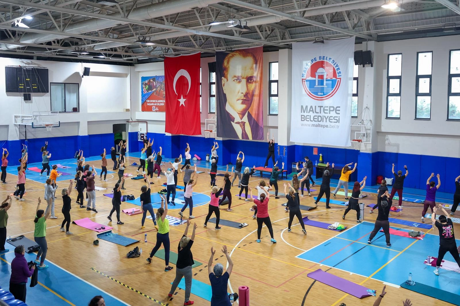 Başkan Köymen Kadınlarla Spor Merkezinde Buluştu: “Spor Güçlendirir”