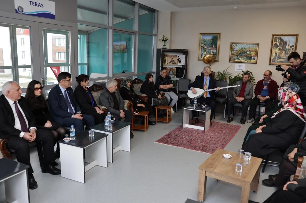 Kütahya’da Yaşlılar Haftası Coşkusu: Büyükler Unutulmadı
