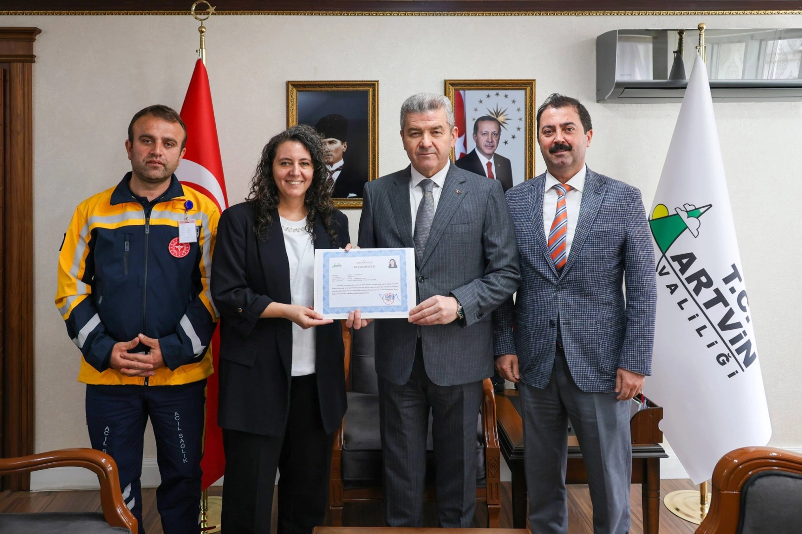 Artvin’de Yılın Sağlık Çalışanlarına Başarı Belgesi