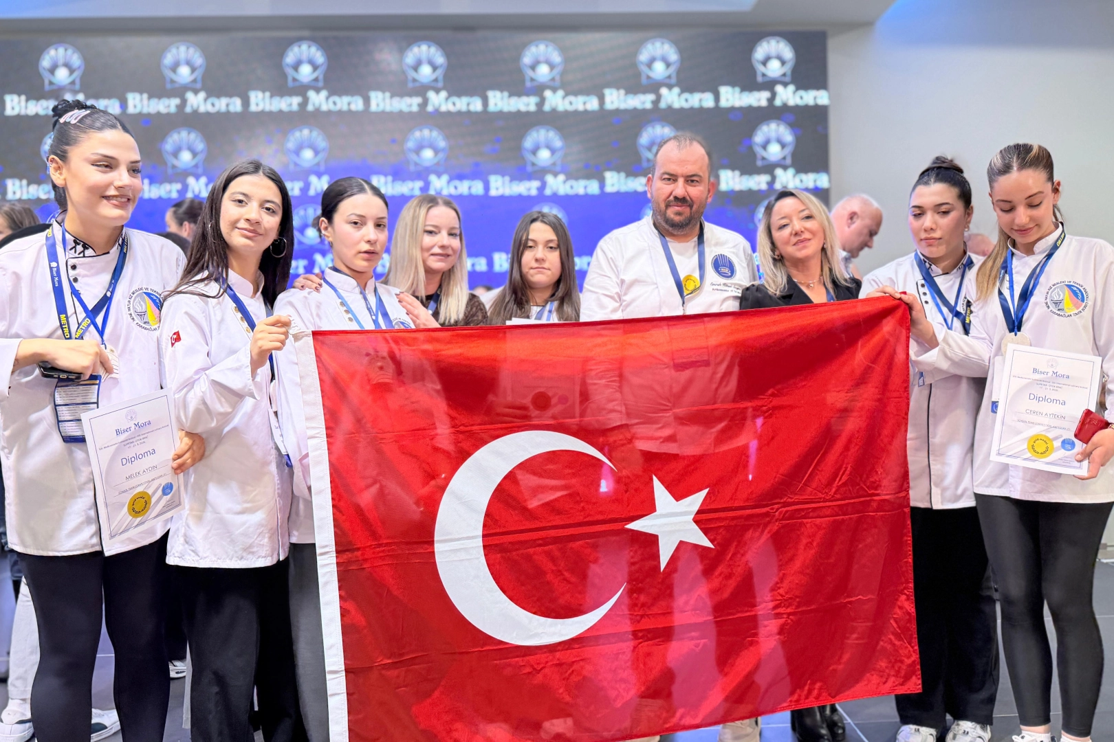 İzmirli Öğrenciler Hırvatistan’da Madalya Yağmuru Yaşattı