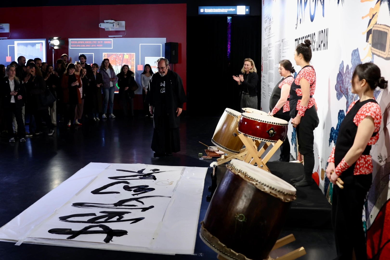 İstanbul’da Dijital Sanat Deneyimi: “Düşler Zamanı: Japonya” Sergisi Yoğun İlgi Görüyor