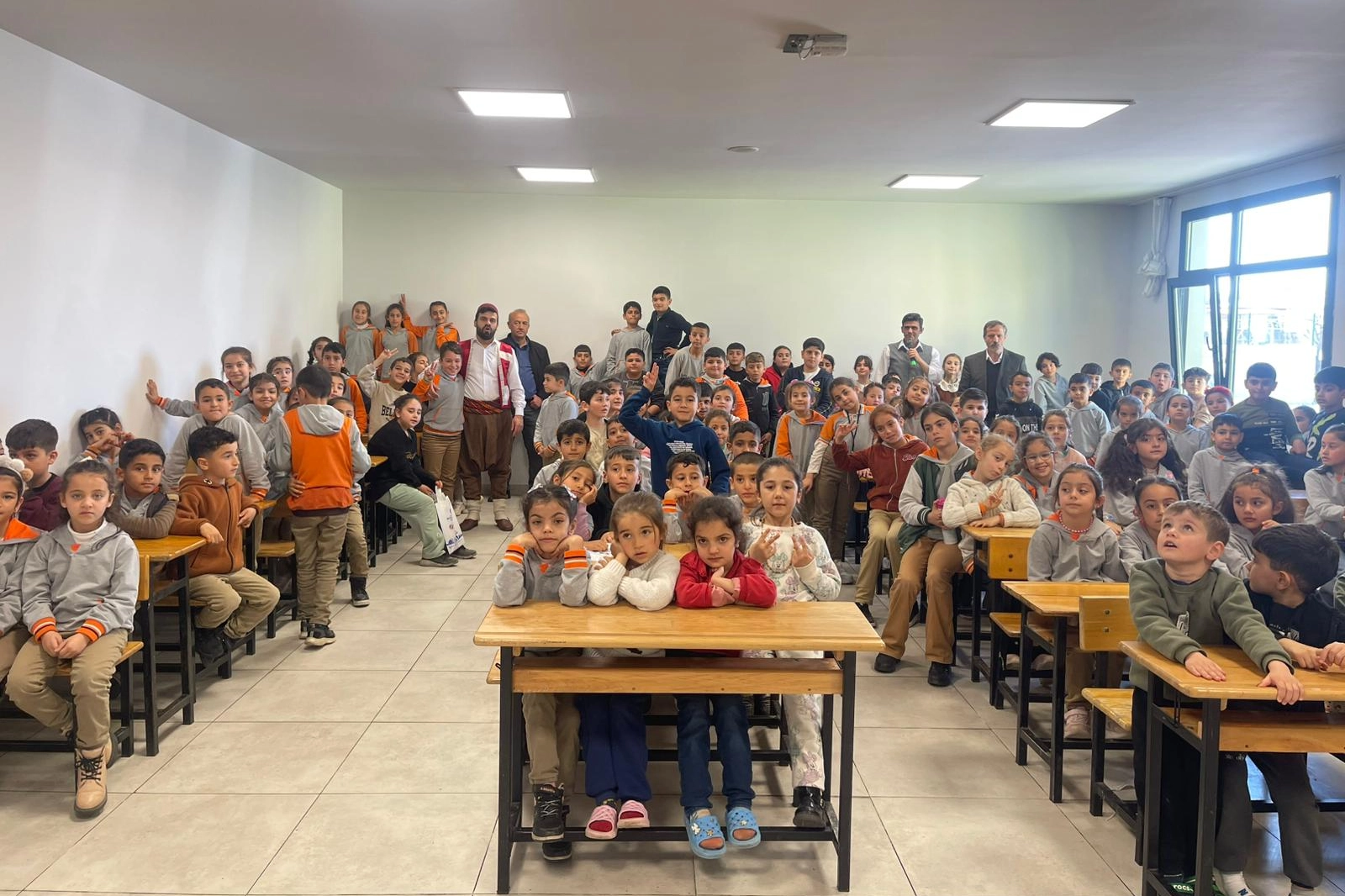 Malatya’da Dünya Tiyatro Günü Coşkusu: Öğrenciler Sanatla Buluştu