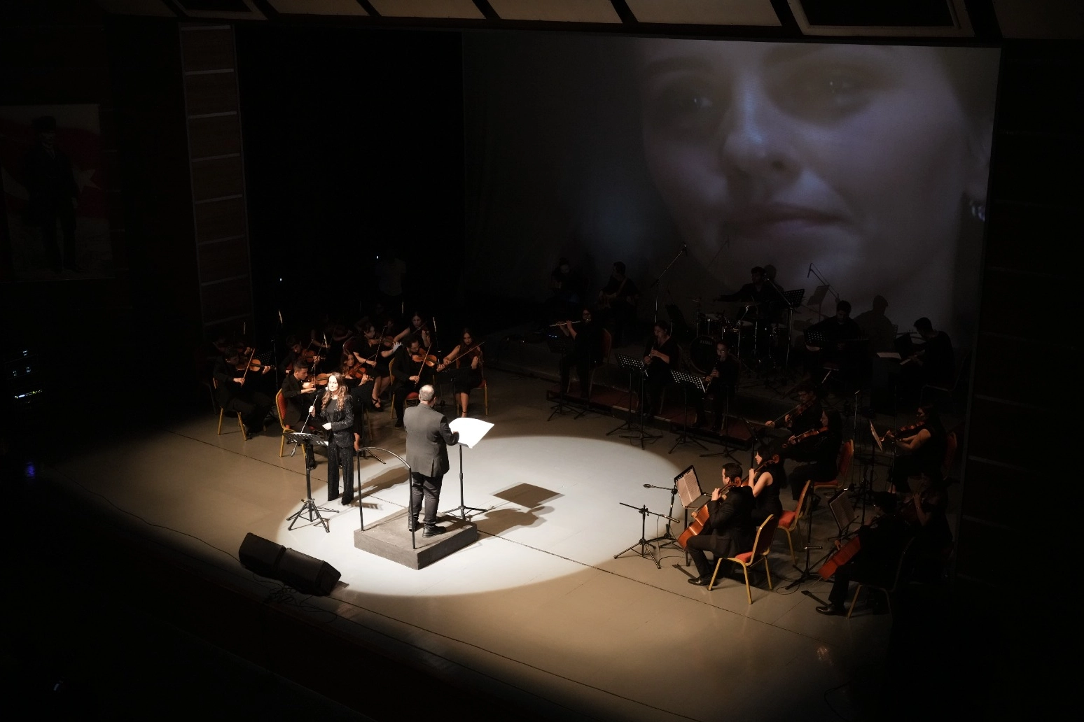 Gebze’de Toygar Işıklı Rüzgarı: Dizi Müzikleri Senfonik Konserde Büyüledi