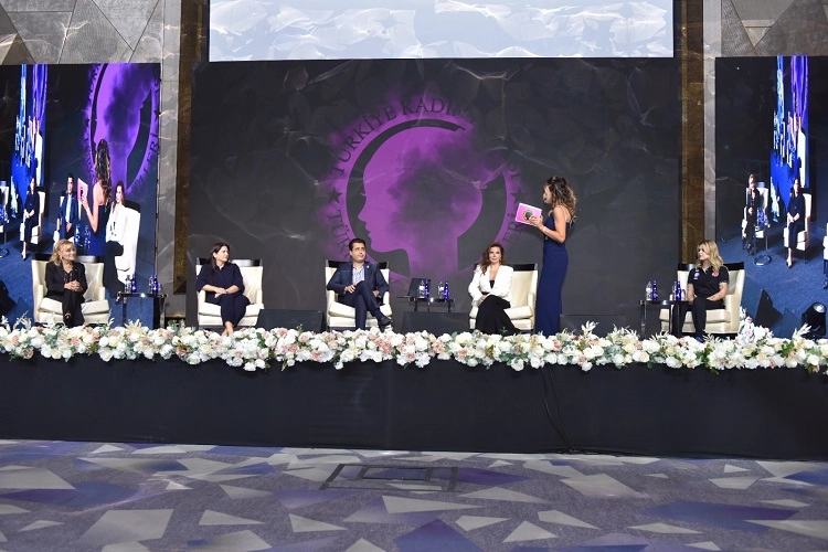 İstanbul’da Kadın Zirvesi: 700 Katılımcı Liderlik ve Girişimciliği Konuşacak