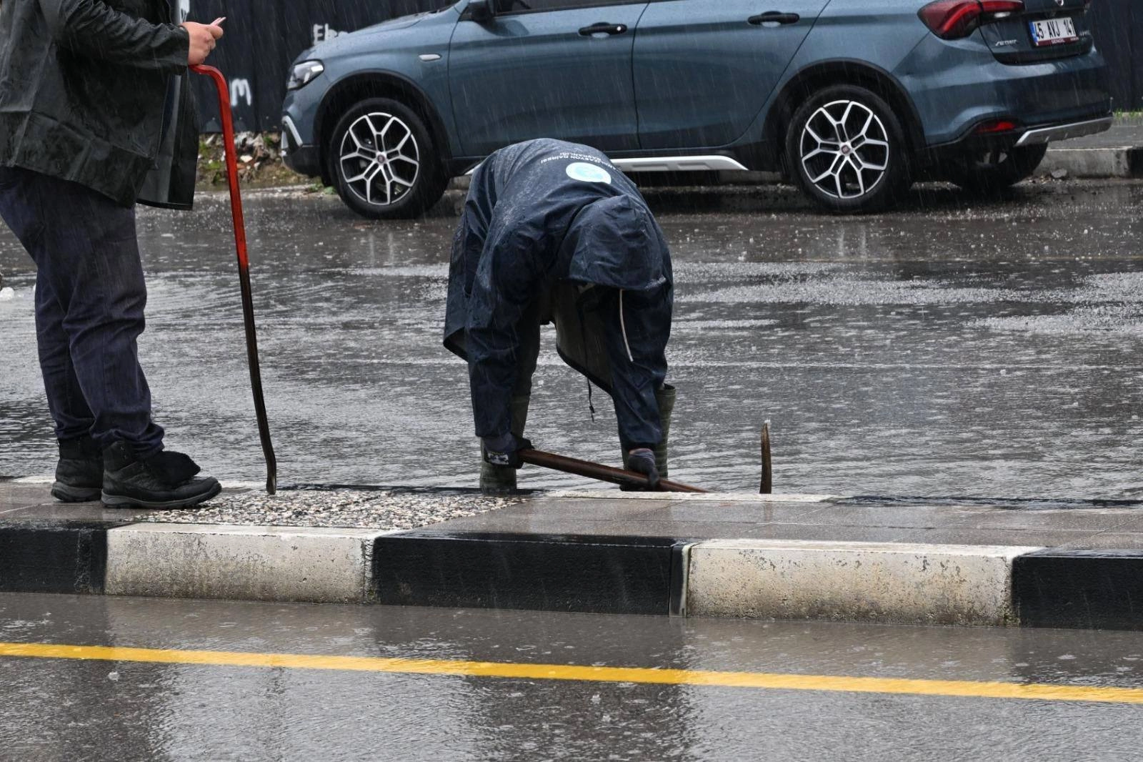 Manisa’da Sağanak Alarmı: Ekipler 24 Saat Sahada