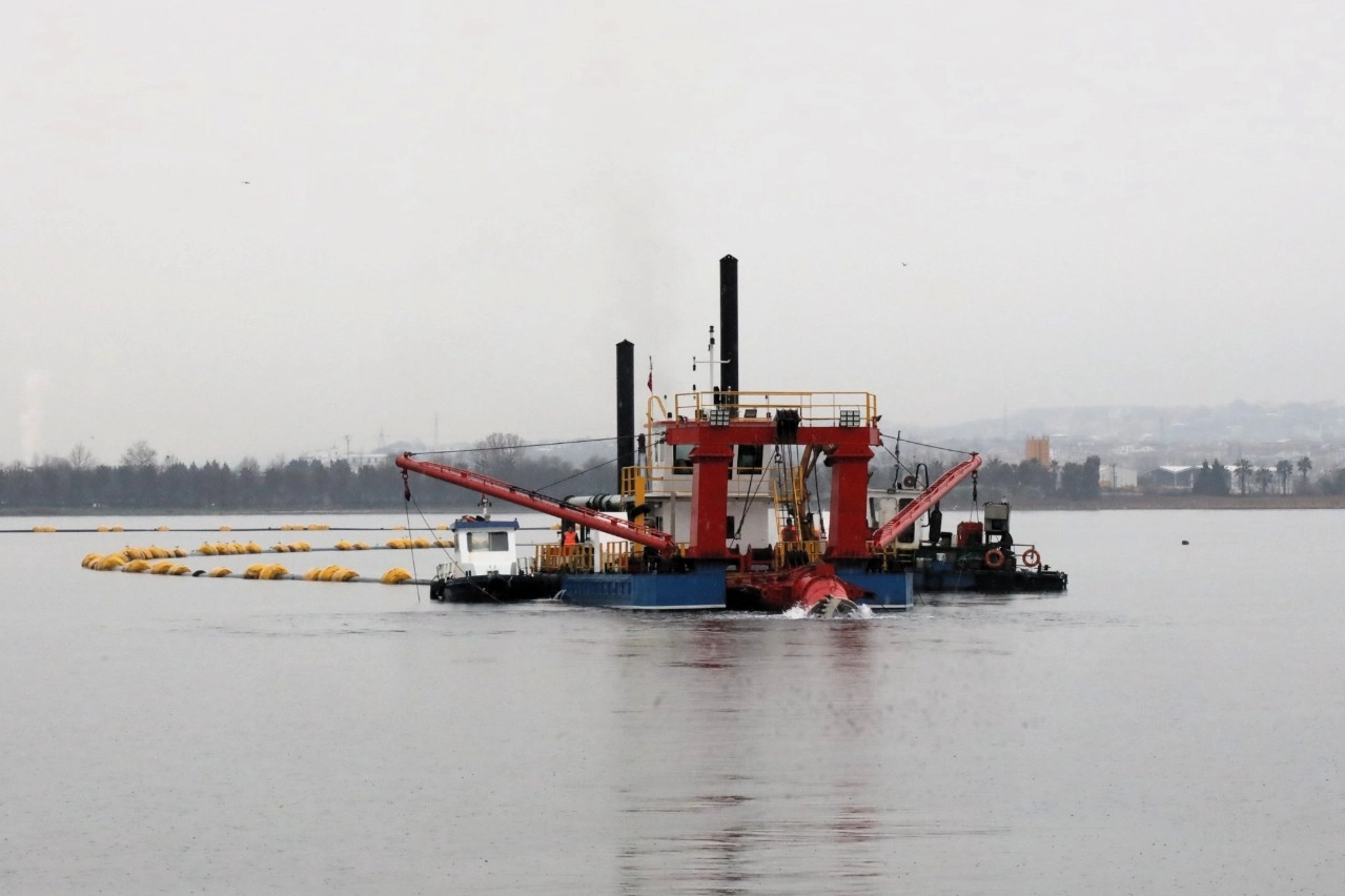 Kocaeli’nin İzmit Körfezi Dip Çamuru Temizliği Projesi Uluslararası Basının Gündeminde
