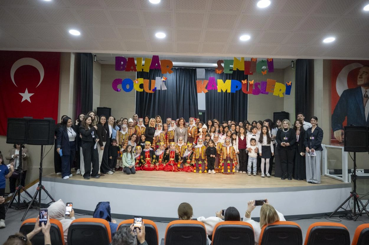 Mersin’de Bahar Şenliği Coşkusu: Çocuklar Sahneye Çıktı
