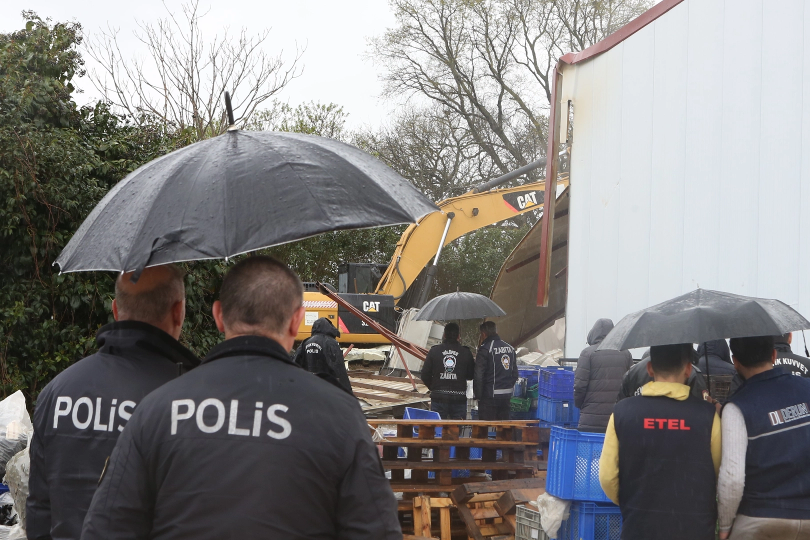Nilüfer’de Kaçak Yapılara Geçit Yok: 2 Büyük Yapı Yıkıldı