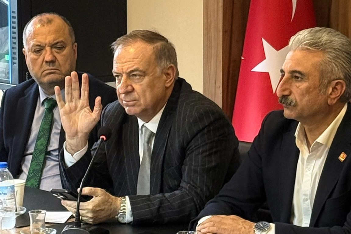 CHP’li Zeybek’ten Bozbey’e Destek: “Dayanışmamız Azalmayacak”