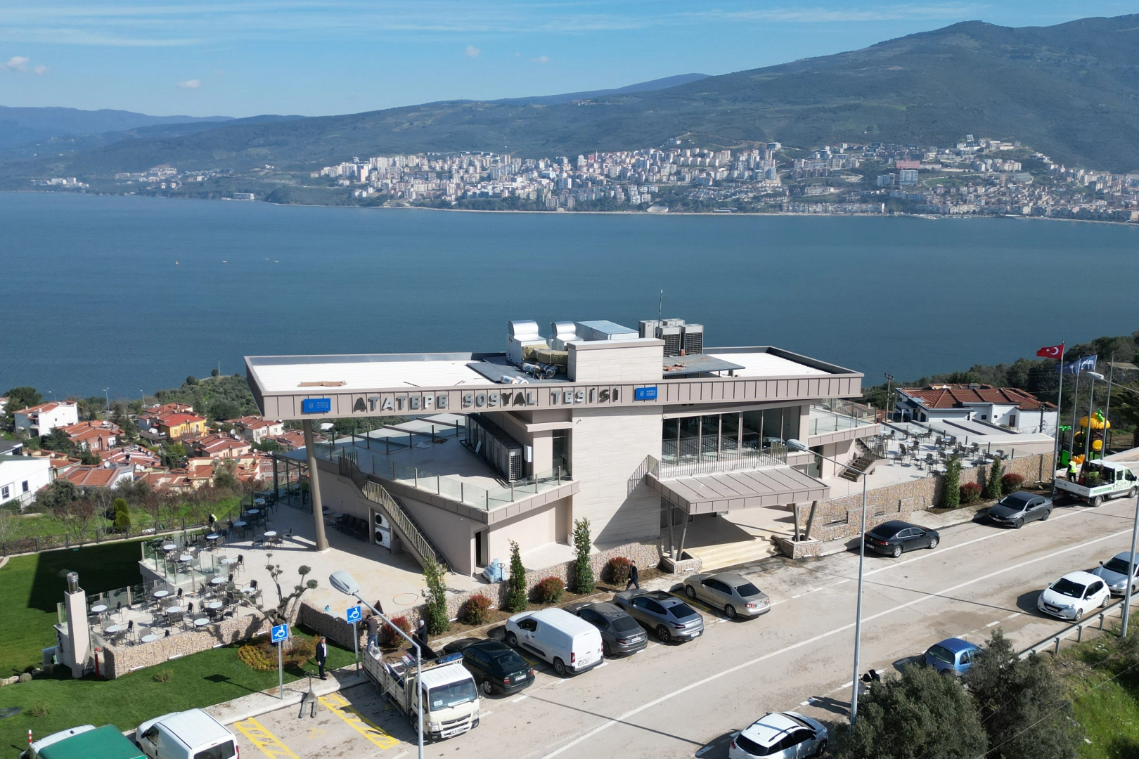 Gemlik’e Yeni Sosyal Yaşam Alanı: Atatepe Sosyal Tesisi Yenilenen Yüzüyle Açıldı