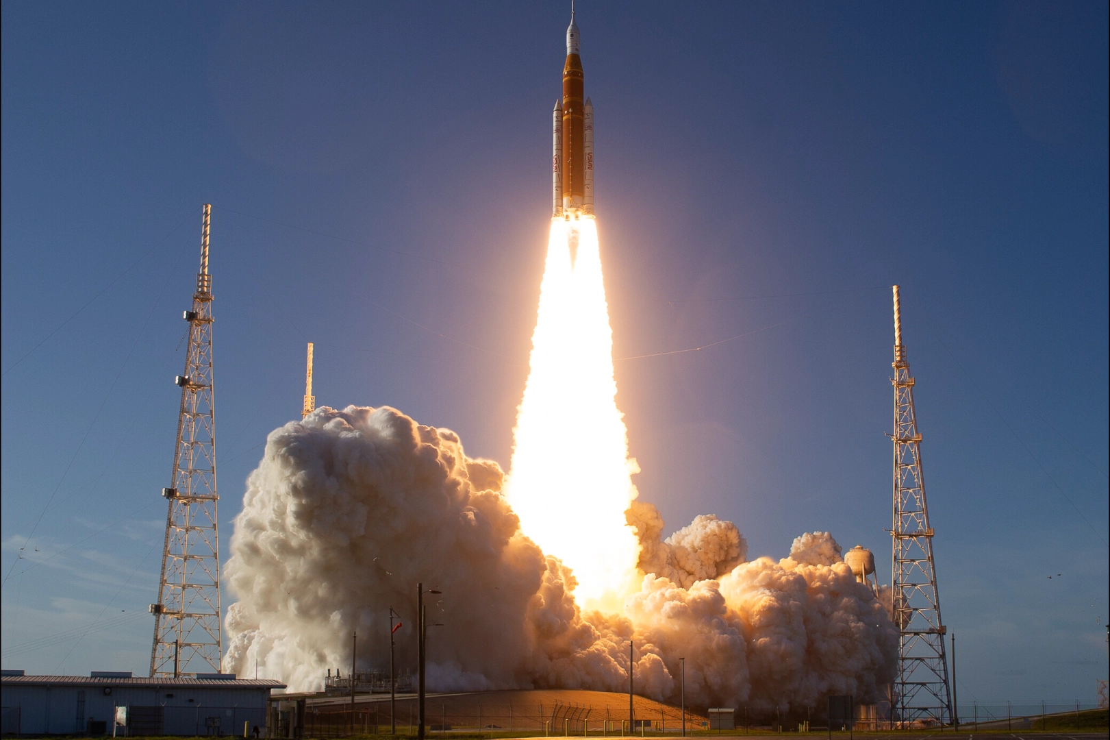 Artemis II Görevi Başladı: 50 Yıl Sonra Ay’a İnsanlı Yolculuk
