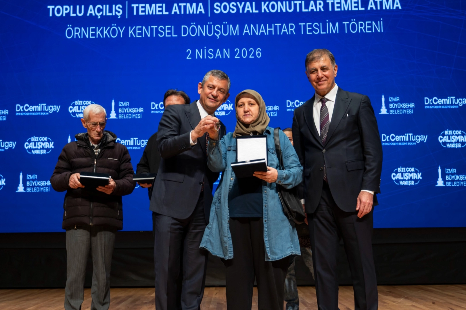 İzmir’de Dev Yatırım Töreni: Ulaşım, Altyapı ve Konut Projeleri Hayata Geçiyor