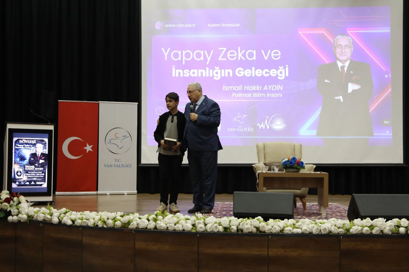 Van’da “Yapay Zeka ve İnsanlığın Geleceği” Semineri Yoğun İlgi Gördü