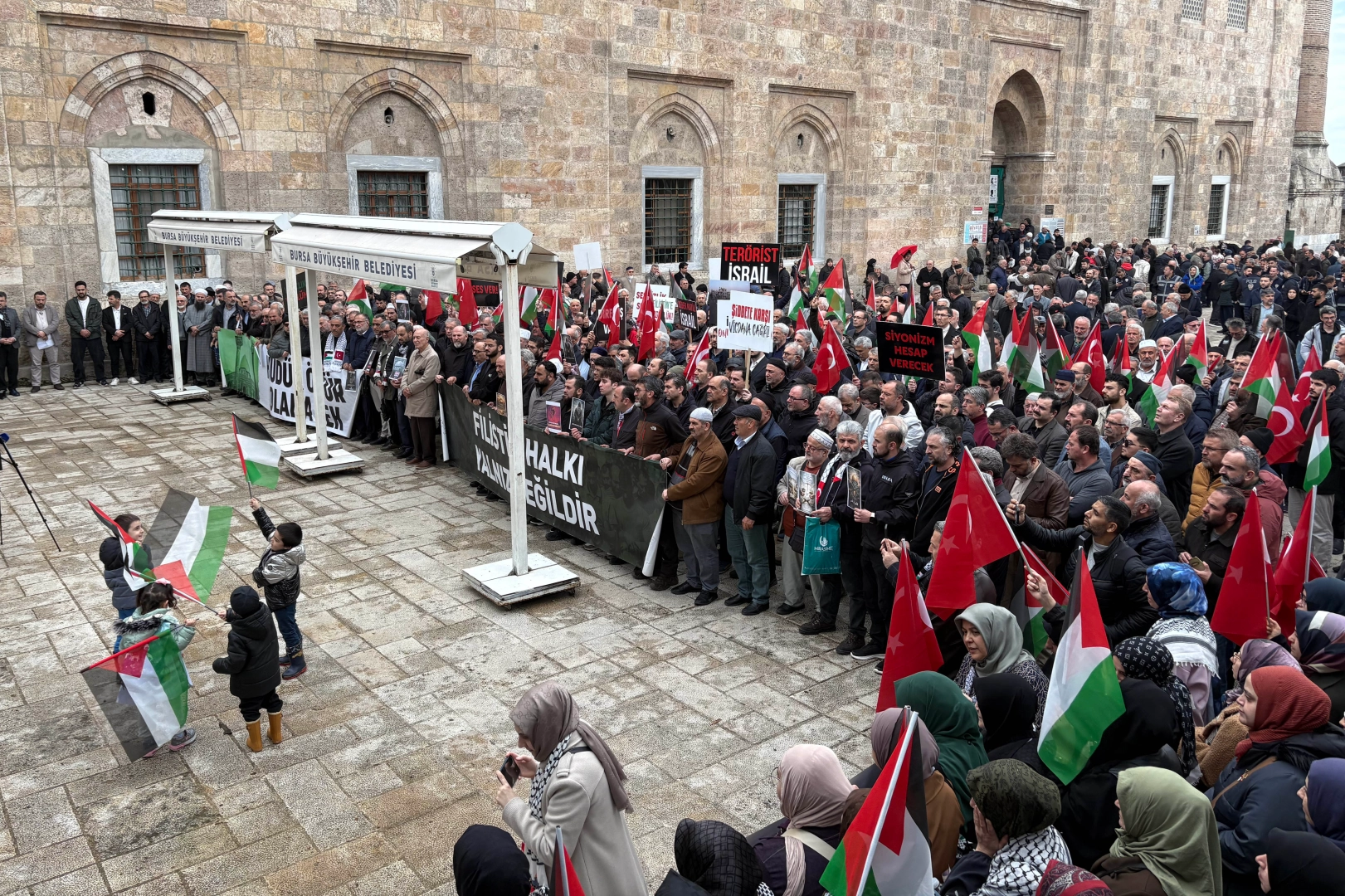 Bursa’da Ulu Camii Önünde Mescid-i Aksa ve Filistin İçin Tepki