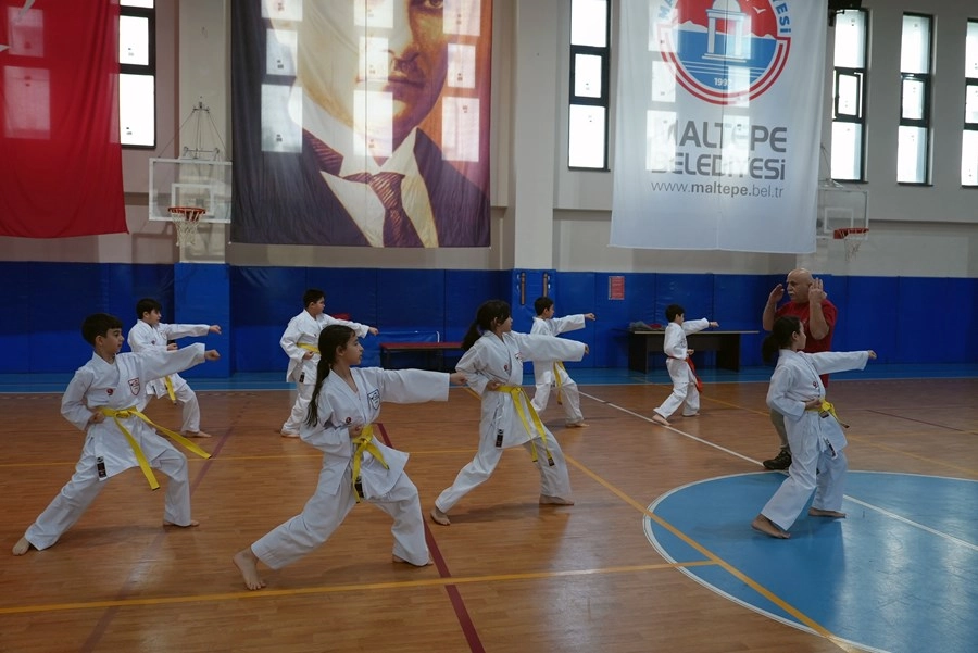 Maltepe’de Karate Kursu Mezunları Sertifikalarını Aldı