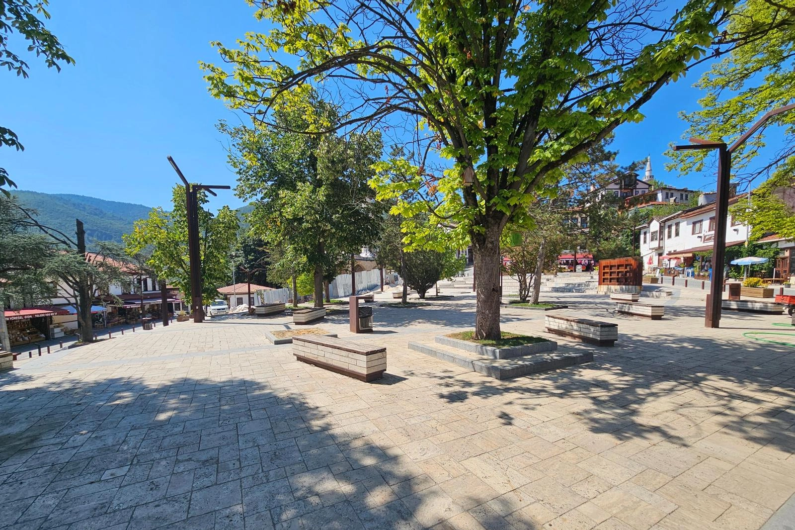 Taraklı’ya Yeni Yaşam Alanları Geliyor: Tarihi Çınar ve Park Revize Edilecek