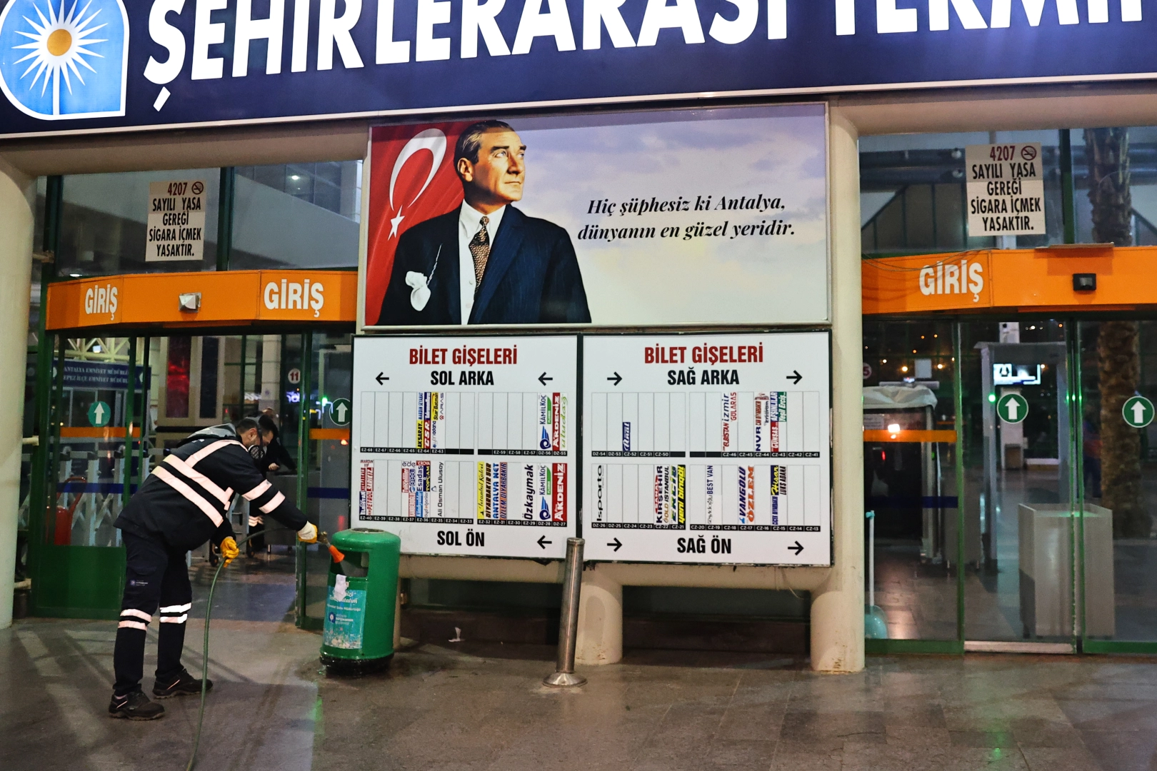 Antalya’da Sağlık İçin Seferberlik: İlaçlama Çalışmaları Gece Gündüz Sürüyor