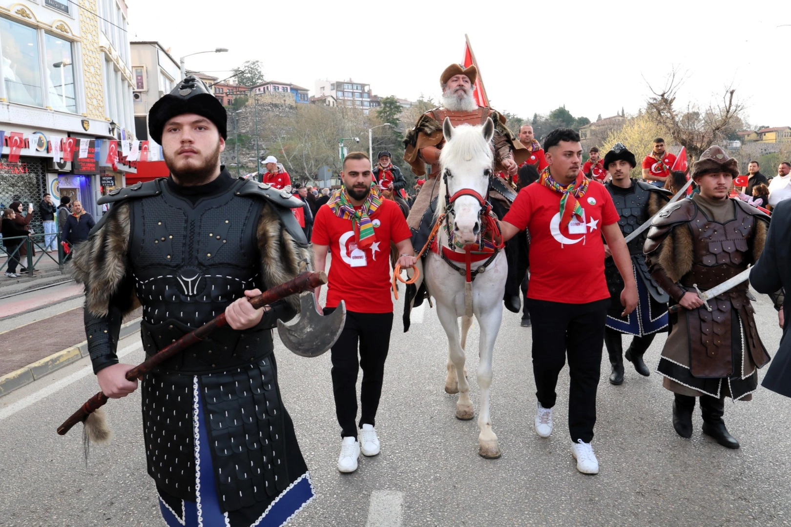 Bursa’da Fetih Coşkusu: Osman Gazi Anıldı, 700 Yıllık Miras Yeniden Yaşatıldı