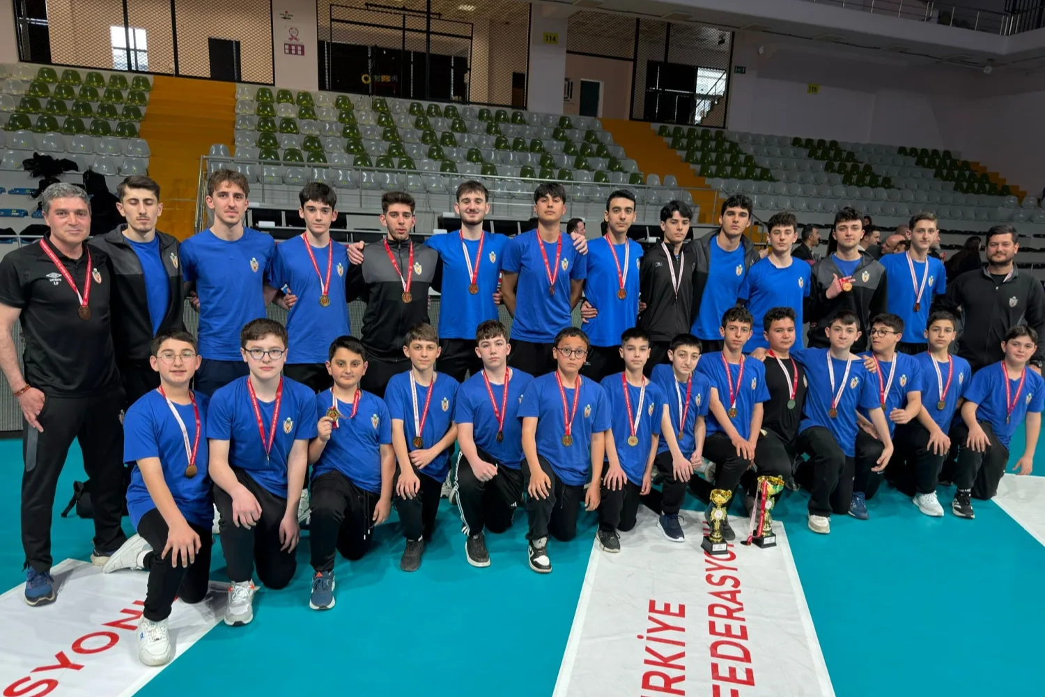 İnegöl Belediyespor Voleybolda Zirvede: Midi Erkekler Bursa Şampiyonu