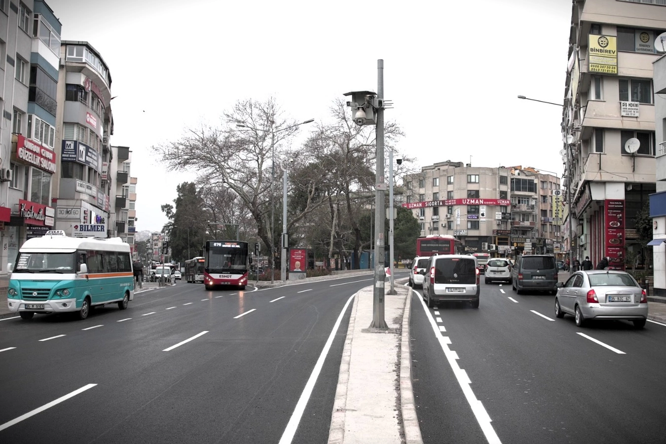 İzmir Buca’da Yol Yenileme Çalışmaları Hız Kesmeden Devam Ediyor