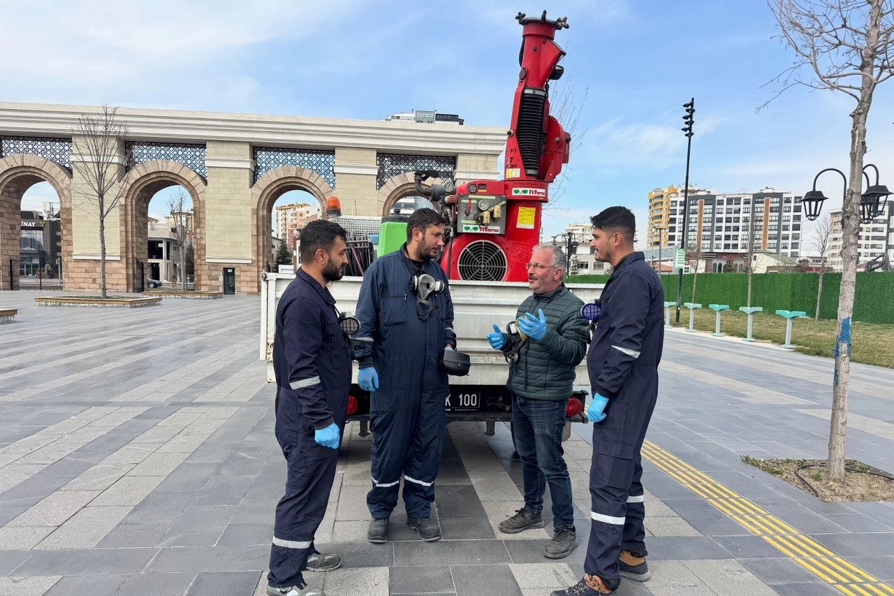 Kayseri’de Yeşil Alanlar İçin Seferberlik: Büyükşehir’den Kapsamlı İlaçlama Çalışması