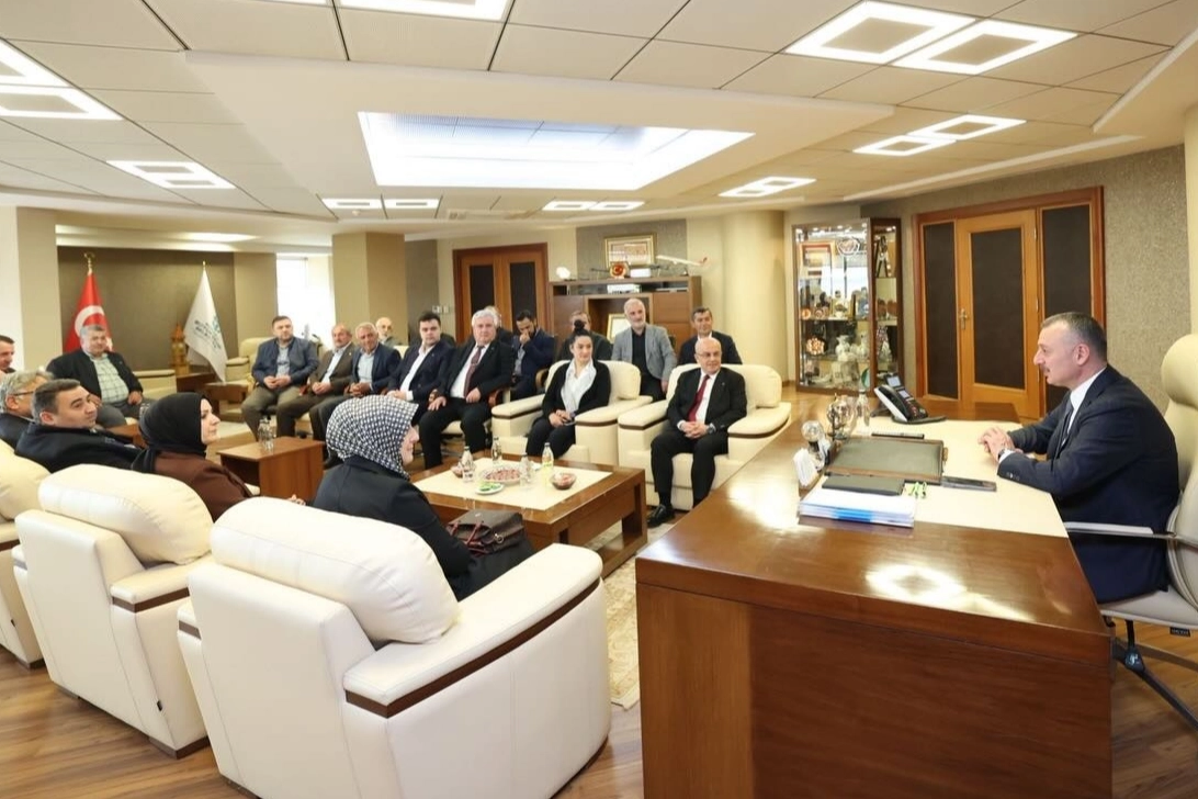Başkan Büyükakın, AK Parti Kandıra İlçe Yönetimini Ağırladı