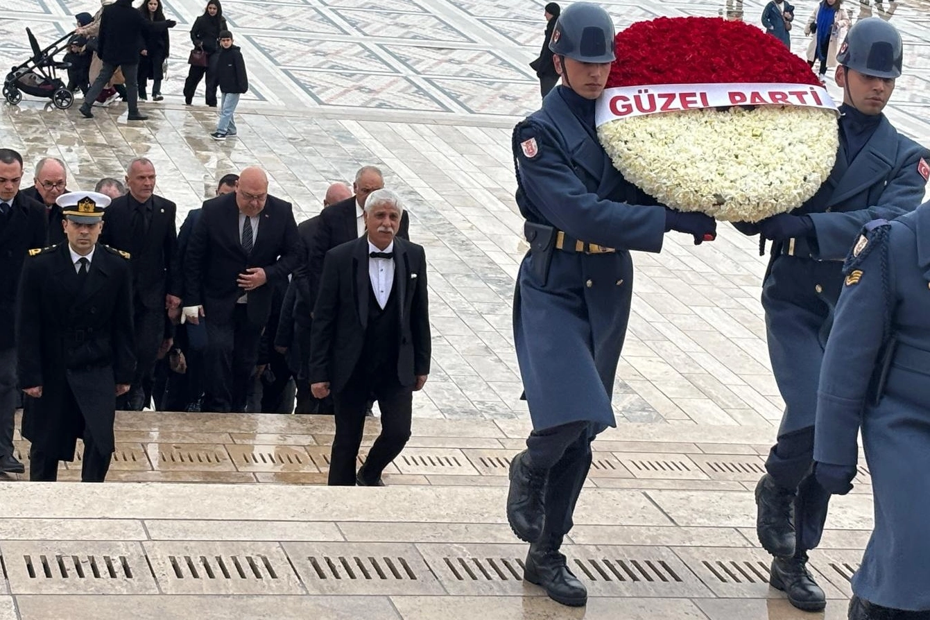 Güzel Parti Heyeti Anıtkabir’de Roman Vatandaşlar Adına Çelenk Bıraktı