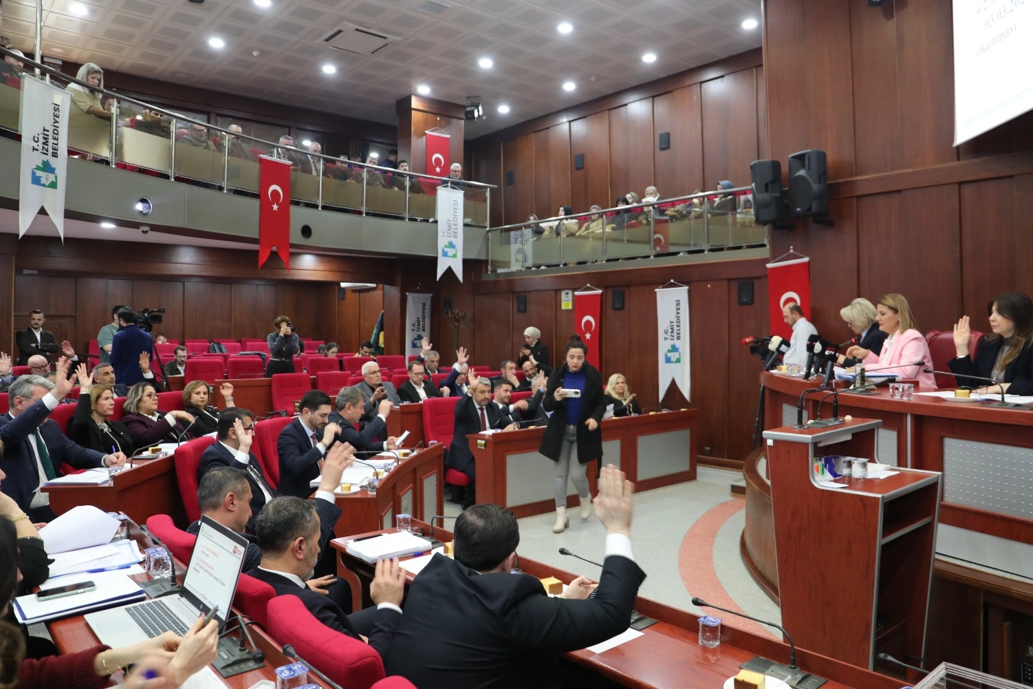 İzmit Belediyesi’nde Yeni Dönem Görev Dağılımı Netleşti