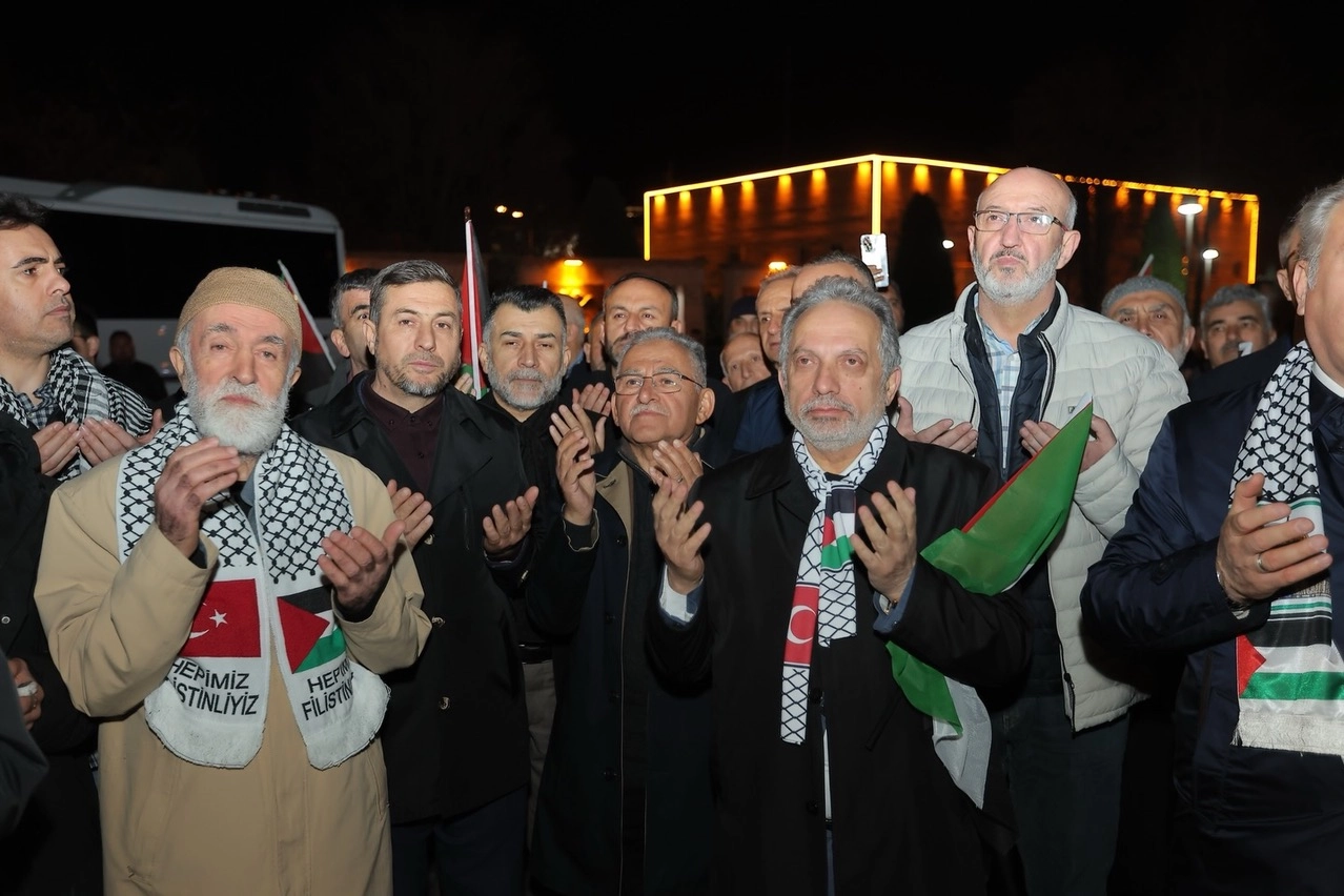 Kayseri’de “Filistin’i Unutma Yürüyüşü”ne Yoğun Katılım