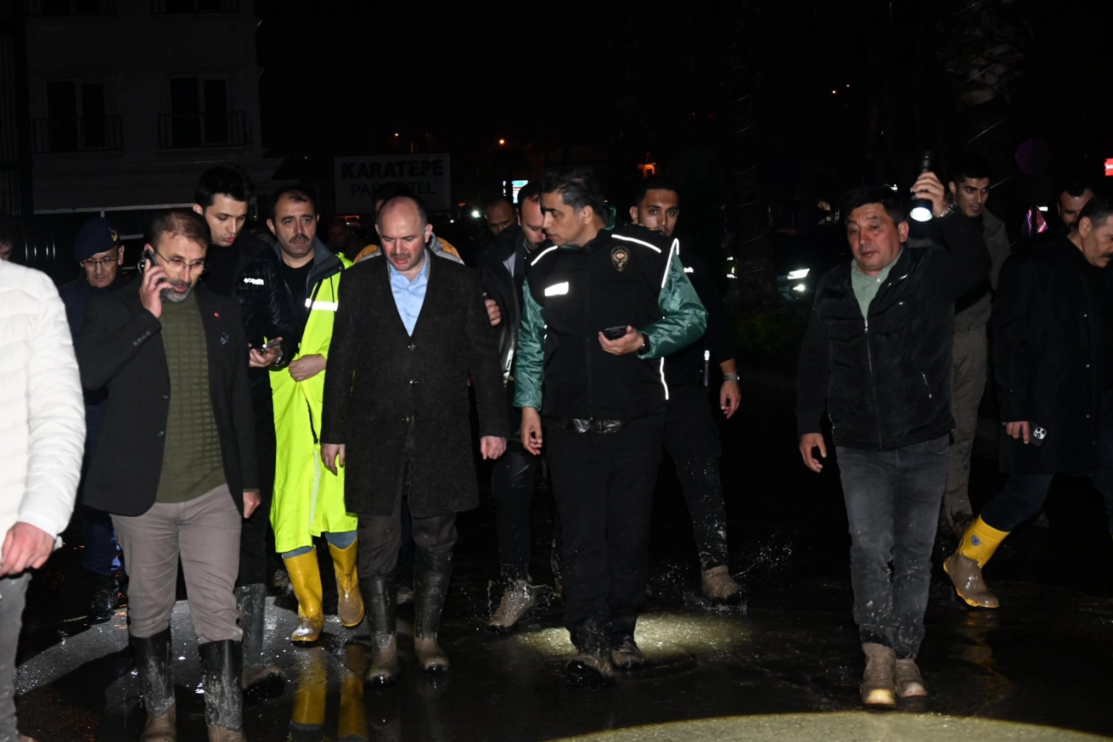 Osmaniye’de Sel Felaketi: Araçta Mahsur Kalan 2 Kişi Hayatını Kaybetti