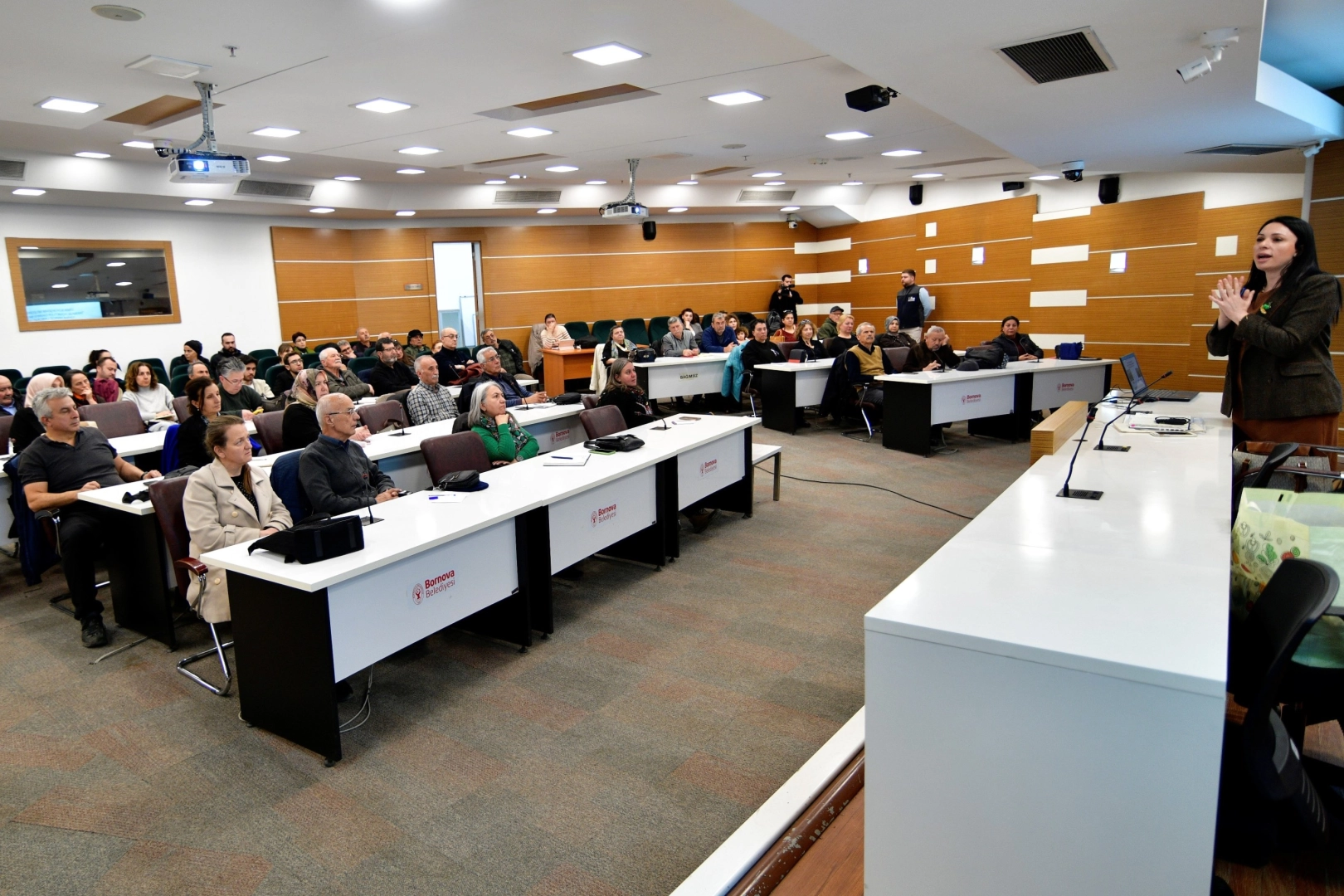 Bornova’da Çiftçilere Verimlilik Eğitimi: Doğru Gübreleme ve Toprak Analizi Anlatıldı