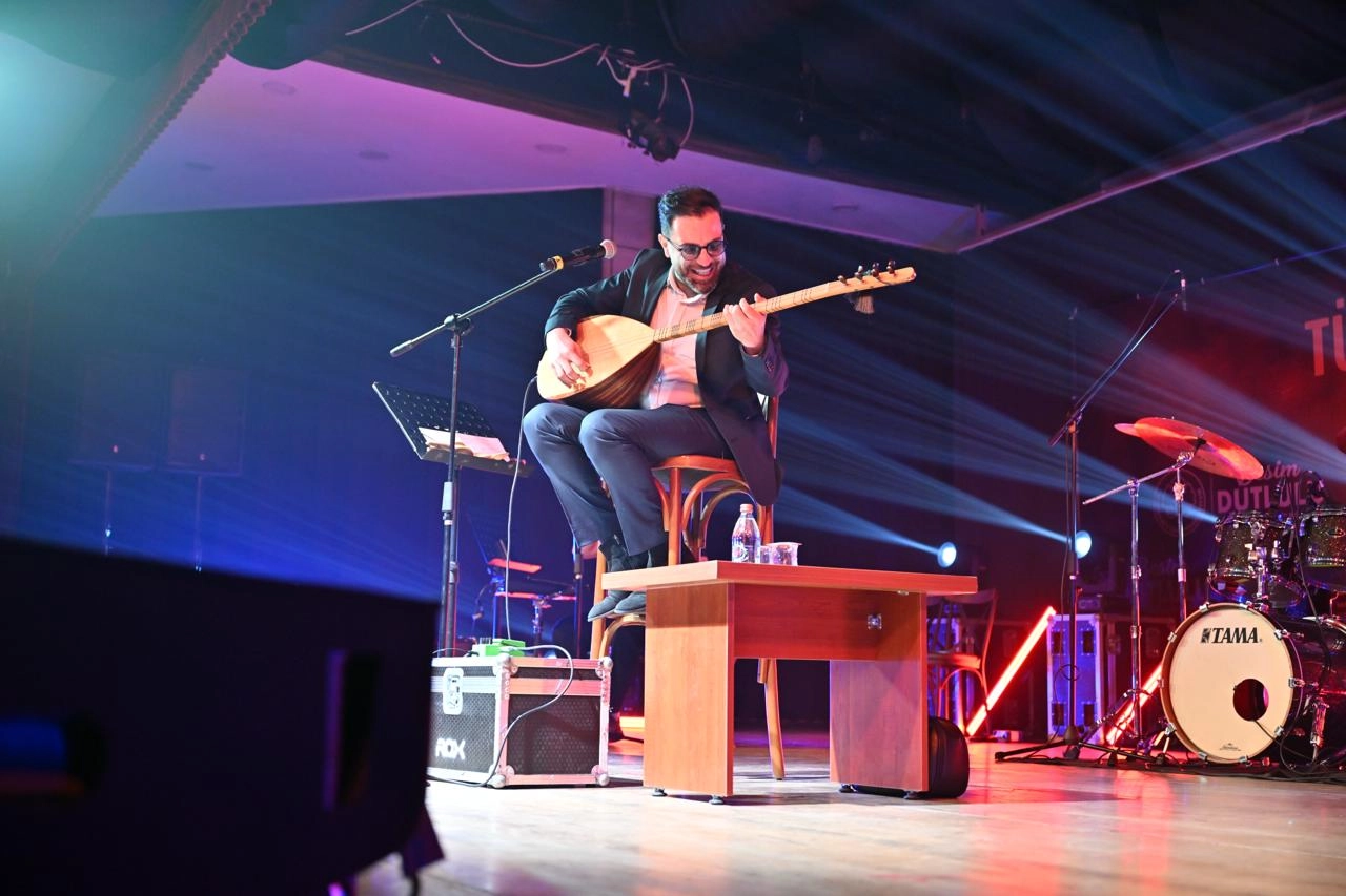 Manisa’da “Türkülerle Anadolu” Gecesi: İsmail Altunsaray’dan Unutulmaz Konser