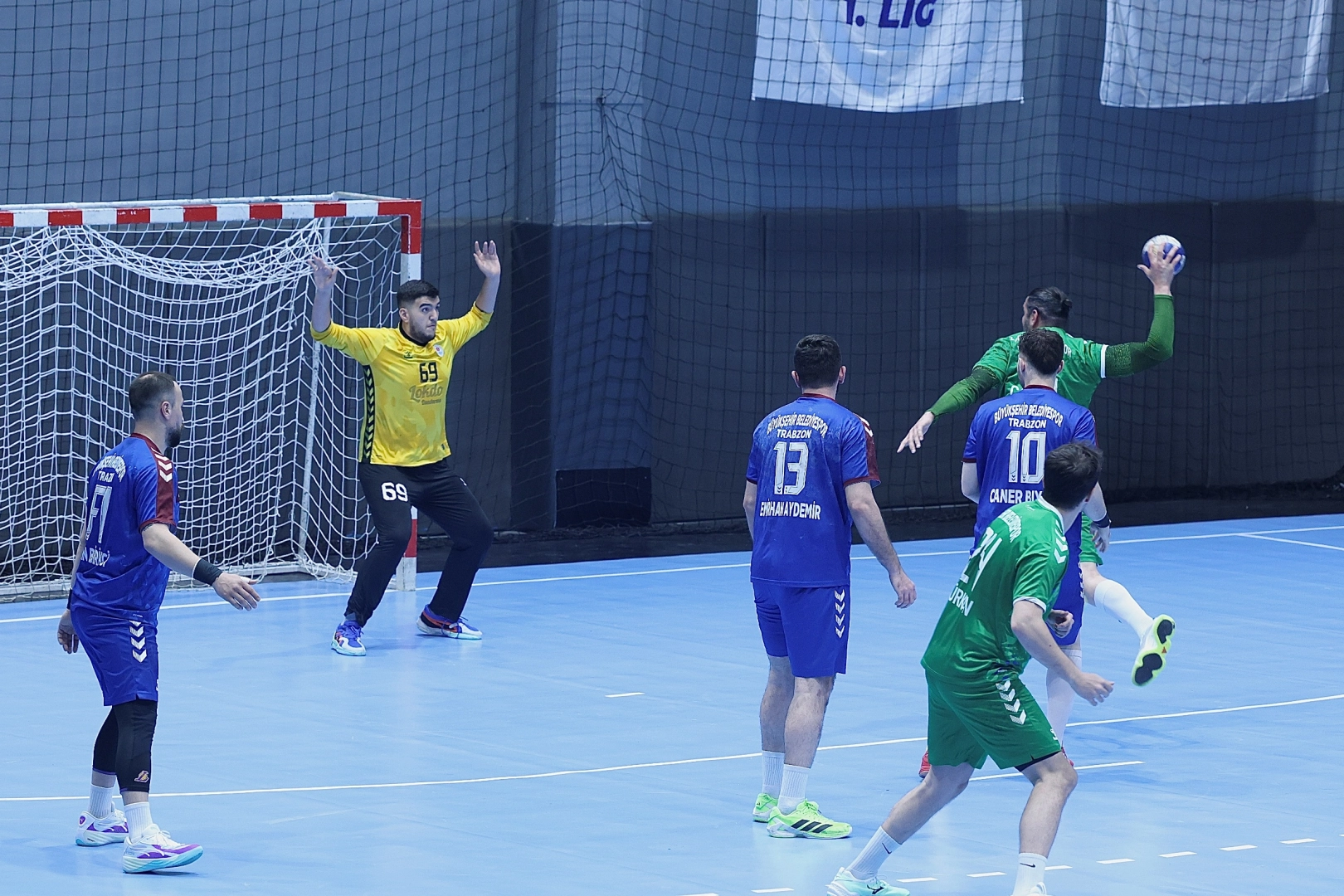 Nilüfer Belediyespor’dan Play-Off’ta Kritik Galibiyet: Trabzon Ekibini 44-35 Mağlup Etti