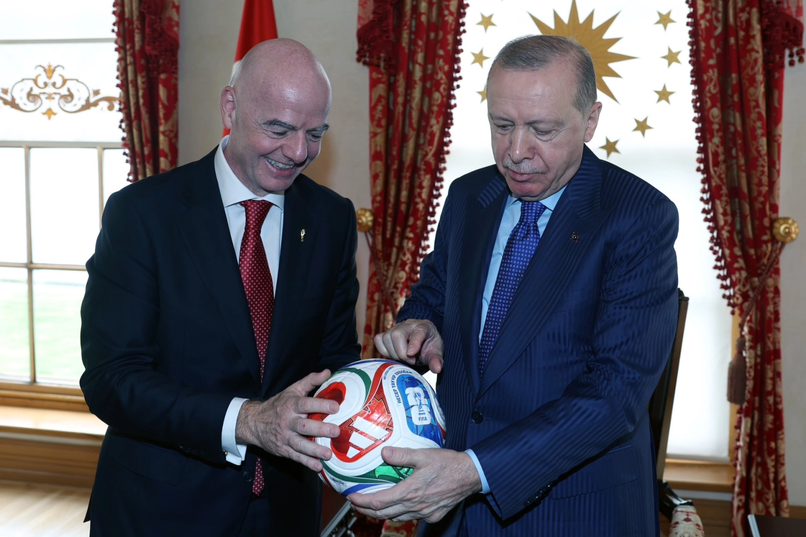 Cumhurbaşkanı Erdoğan, FIFA Başkanı Infantino’yu İstanbul’da Kabul Etti